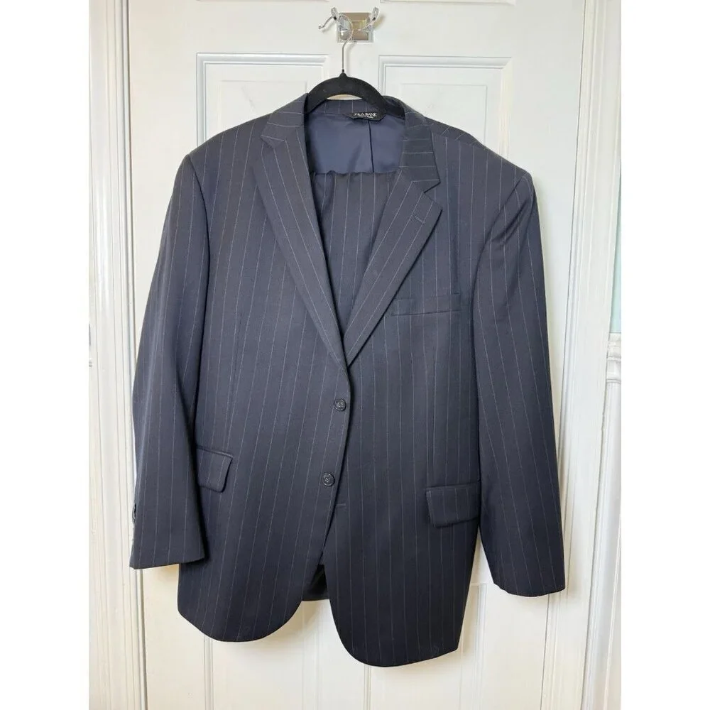 Jos A Bank Men’s Suit Navy Pinstripe Size 44R Travelers Edition 100 % Wool EUC